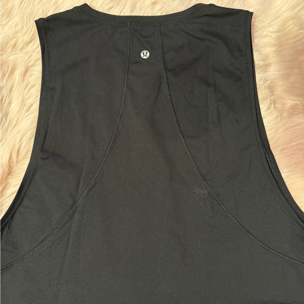 lululemon athletica Black Sleeveless Cropped Tank - Picture 2 of 4